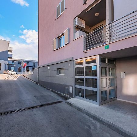 Aureo Apartment Pula Center Kültér fotó