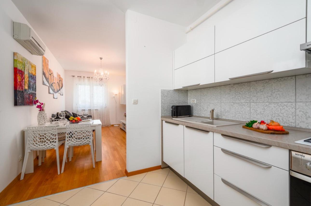 Aureo Apartment Pula Center Kültér fotó