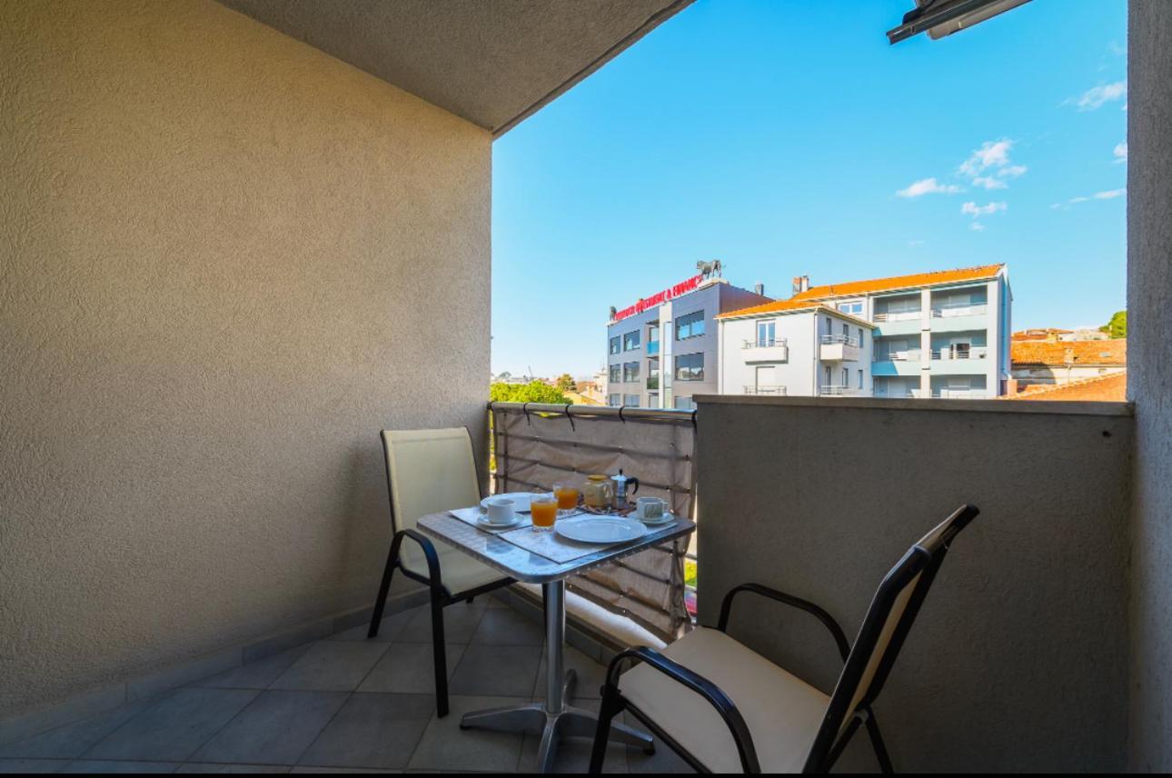 Aureo Apartment Pula Center Kültér fotó