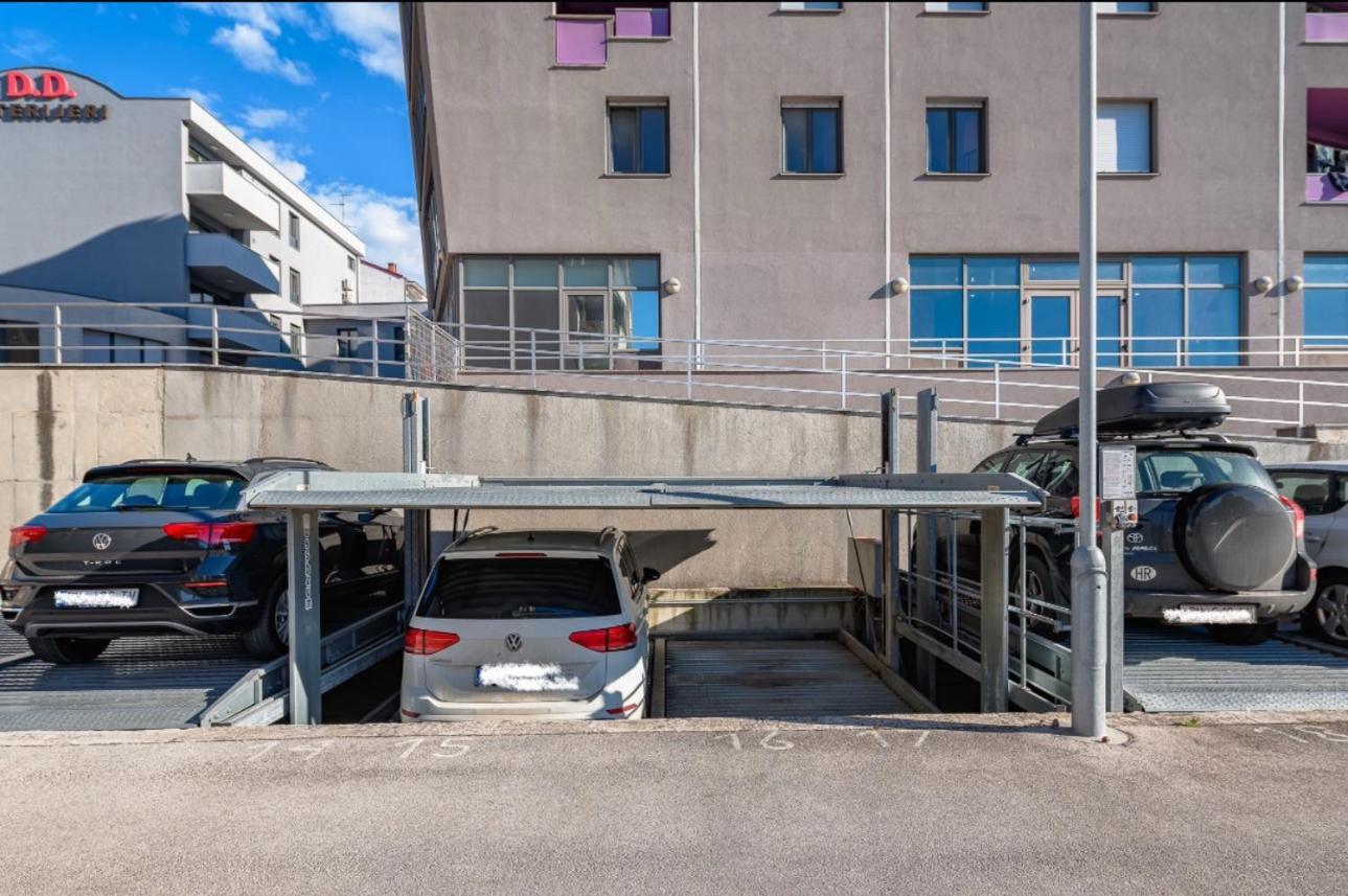 Aureo Apartment Pula Center Kültér fotó